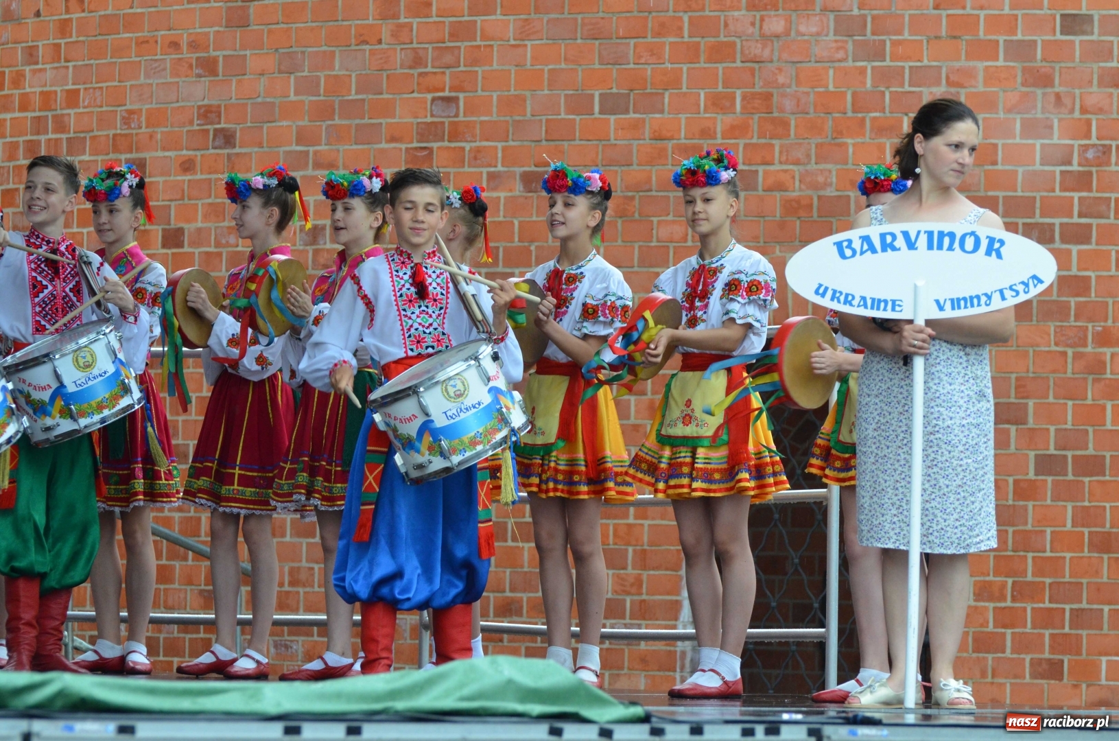 Zdjęcie w galerii na portalu naszraciborz.pl: Roztańczony i kolorowy raciborski zamek  wiadomości z regionu