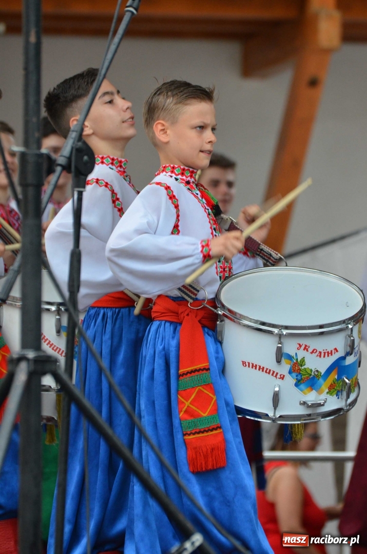 Zdjęcie w galerii na portalu naszraciborz.pl: Roztańczony i kolorowy raciborski zamek  wiadomości z regionu