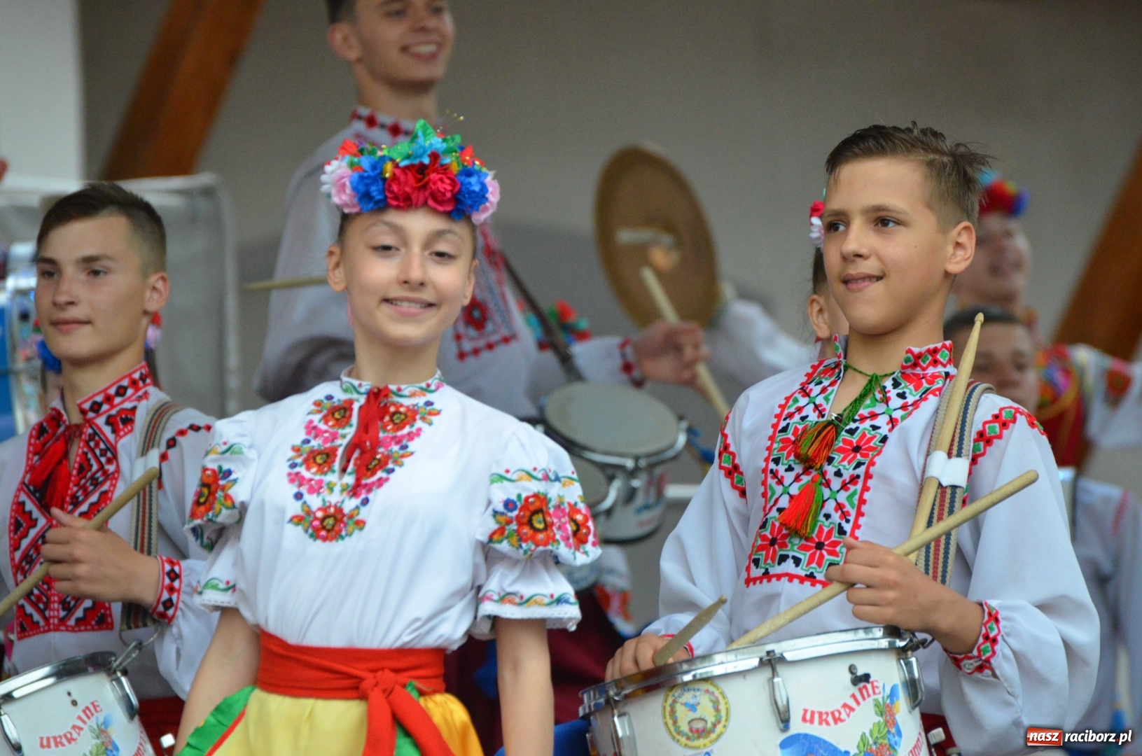 Zdjęcie w galerii na portalu naszraciborz.pl: Roztańczony i kolorowy raciborski zamek  wiadomości z regionu