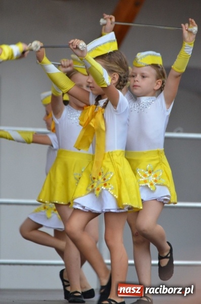 Zdjęcie w galerii na portalu naszraciborz.pl: Roztańczony i kolorowy raciborski zamek  wiadomości z regionu