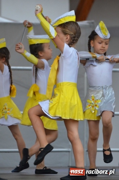 Zdjęcie w galerii na portalu naszraciborz.pl: Roztańczony i kolorowy raciborski zamek  wiadomości z regionu