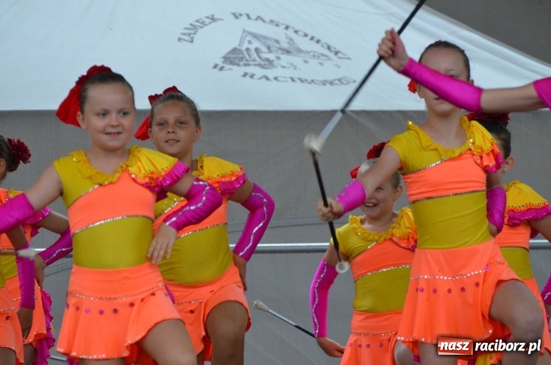 Zdjęcie w galerii na portalu naszraciborz.pl: Roztańczony i kolorowy raciborski zamek  wiadomości z regionu