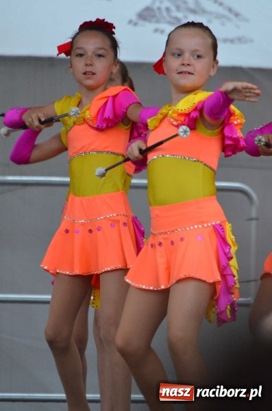 Zdjęcie w galerii na portalu naszraciborz.pl: Roztańczony i kolorowy raciborski zamek  wiadomości z regionu