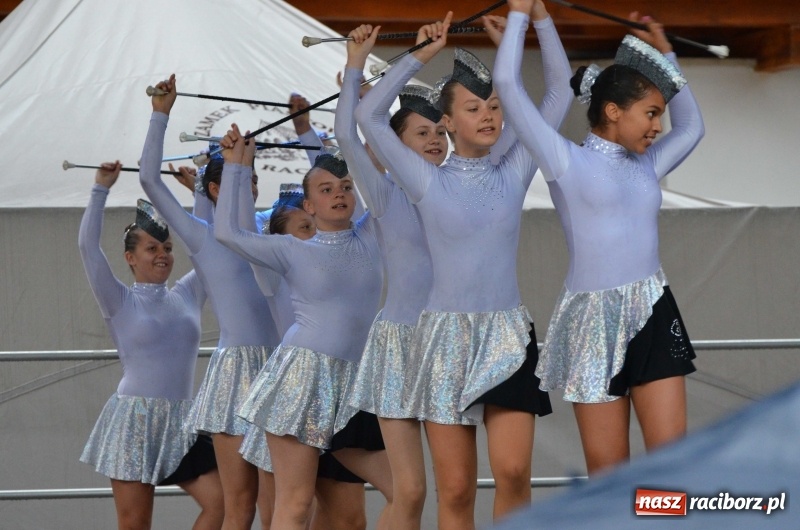 Zdjęcie w galerii na portalu naszraciborz.pl: Roztańczony i kolorowy raciborski zamek  wiadomości z regionu