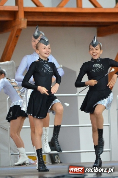 Zdjęcie w galerii na portalu naszraciborz.pl: Roztańczony i kolorowy raciborski zamek  wiadomości z regionu