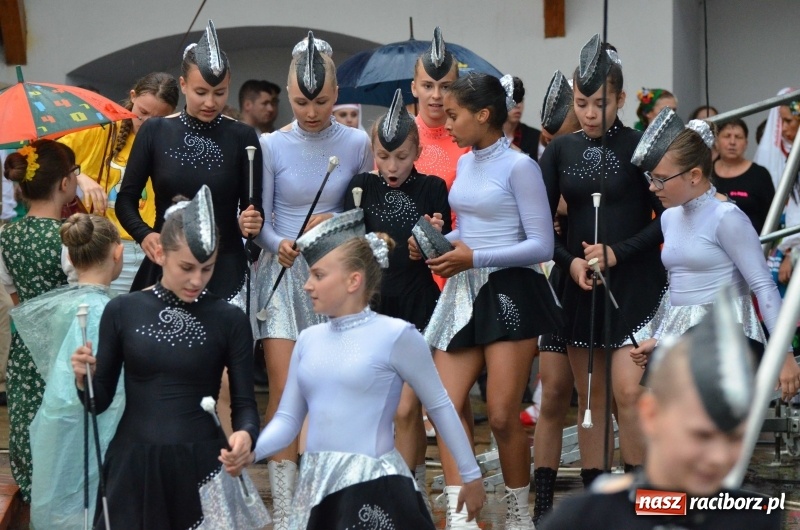 Zdjęcie w galerii na portalu naszraciborz.pl: Roztańczony i kolorowy raciborski zamek  wiadomości z regionu