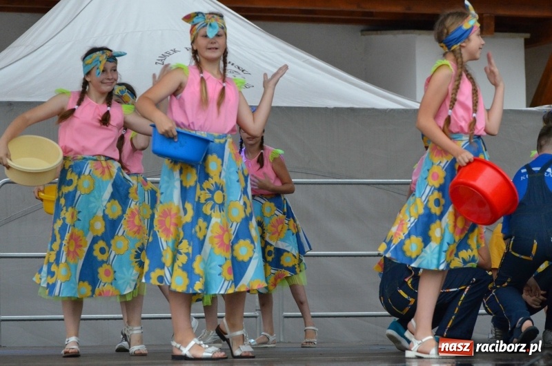 Zdjęcie w galerii na portalu naszraciborz.pl: Roztańczony i kolorowy raciborski zamek  wiadomości z regionu