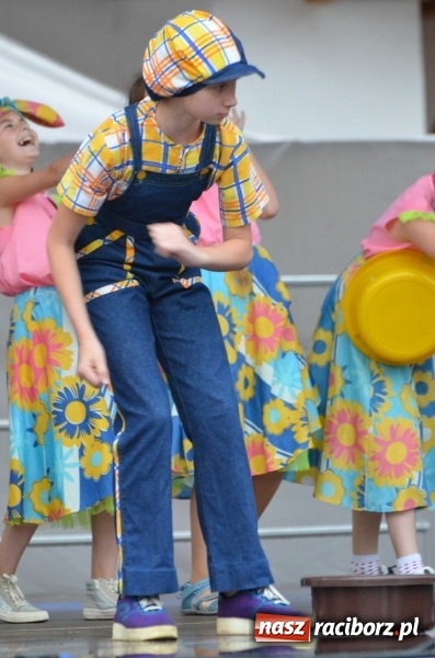 Zdjęcie w galerii na portalu naszraciborz.pl: Roztańczony i kolorowy raciborski zamek  wiadomości z regionu