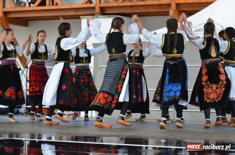 Zdjęcie w galerii na portalu naszraciborz.pl: Roztańczony i kolorowy raciborski zamek  wiadomości z regionu