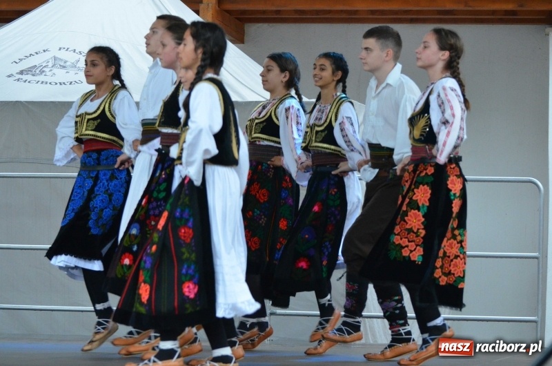 Zdjęcie w galerii na portalu naszraciborz.pl: Roztańczony i kolorowy raciborski zamek  wiadomości z regionu