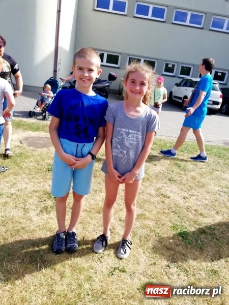 Zdjęcie w galerii na portalu naszraciborz.pl: Rodzinna rywalizacja na pikniku w Ocicach wiadomości z regionu