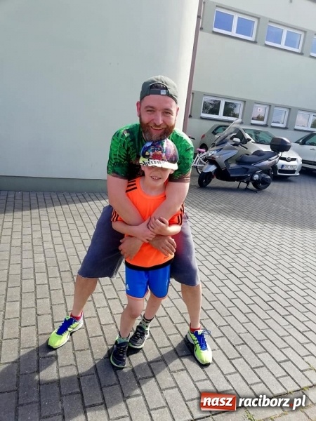 Zdjęcie w galerii na portalu naszraciborz.pl: Rodzinna rywalizacja na pikniku w Ocicach wiadomości z regionu