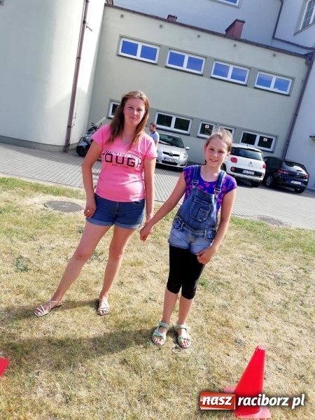 Zdjęcie w galerii na portalu naszraciborz.pl: Rodzinna rywalizacja na pikniku w Ocicach wiadomości z regionu