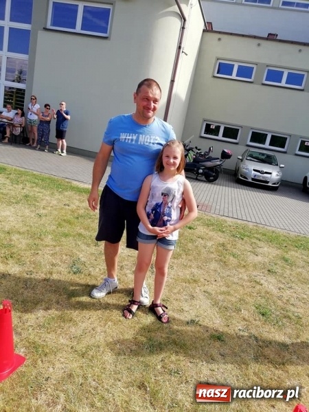 Zdjęcie w galerii na portalu naszraciborz.pl: Rodzinna rywalizacja na pikniku w Ocicach wiadomości z regionu