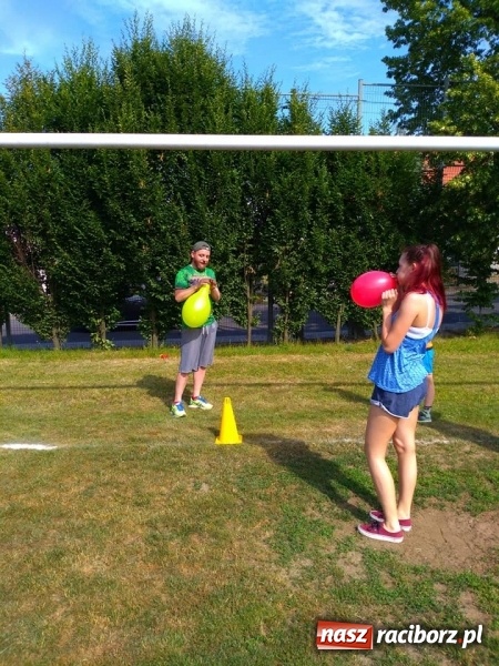 Zdjęcie w galerii na portalu naszraciborz.pl: Rodzinna rywalizacja na pikniku w Ocicach wiadomości z regionu