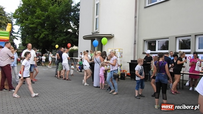 Zdjęcie w galerii na portalu naszraciborz.pl: Rodzinna rywalizacja na pikniku w Ocicach wiadomości z regionu