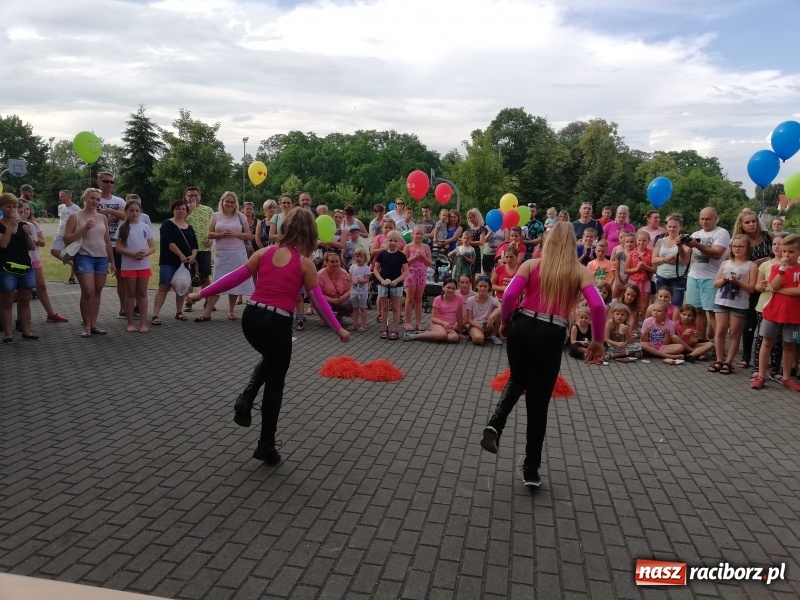 Zdjęcie w galerii na portalu naszraciborz.pl: Rodzinna rywalizacja na pikniku w Ocicach wiadomości z regionu