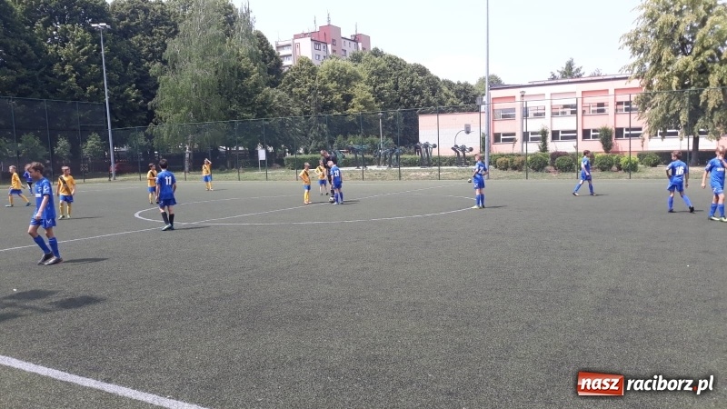 Zdjęcie w galerii na portalu naszraciborz.pl: Unia Racibórz najlepsza w Lidze Orlików Podokręgu Rybnik wiadomości z regionu