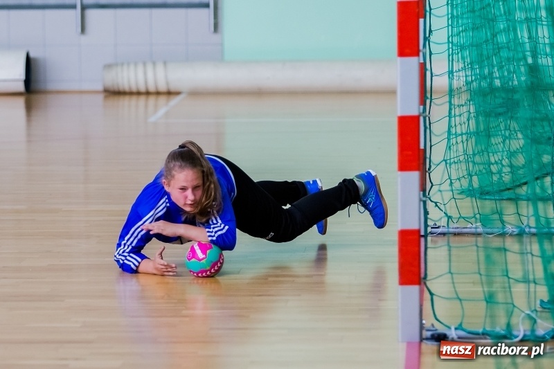 Zdjęcie w galerii na portalu naszraciborz.pl: Piłkarki ręczne UKS Pietrowice Wielkie brązowymi medalistkami mistrzostw Śląska  wiadomości z regionu