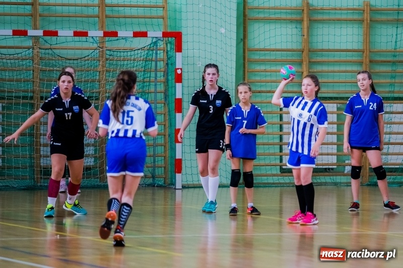 Zdjęcie w galerii na portalu naszraciborz.pl: Piłkarki ręczne UKS Pietrowice Wielkie brązowymi medalistkami mistrzostw Śląska  wiadomości z regionu