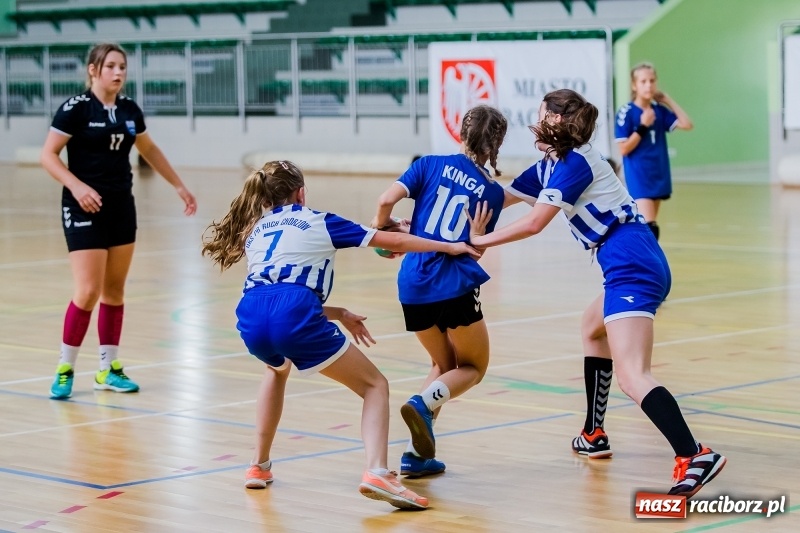 Zdjęcie w galerii na portalu naszraciborz.pl: Piłkarki ręczne UKS Pietrowice Wielkie brązowymi medalistkami mistrzostw Śląska  wiadomości z regionu