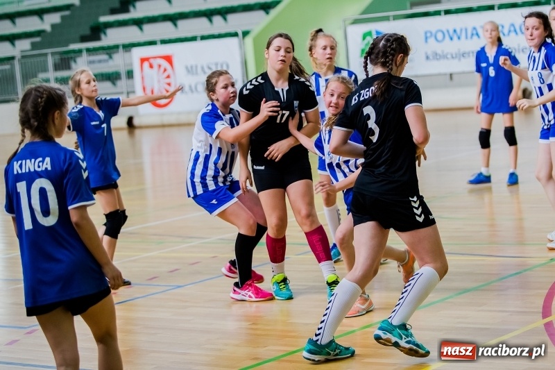Zdjęcie w galerii na portalu naszraciborz.pl: Piłkarki ręczne UKS Pietrowice Wielkie brązowymi medalistkami mistrzostw Śląska  wiadomości z regionu