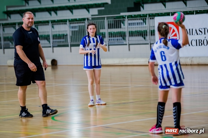 Zdjęcie w galerii na portalu naszraciborz.pl: Piłkarki ręczne UKS Pietrowice Wielkie brązowymi medalistkami mistrzostw Śląska  wiadomości z regionu
