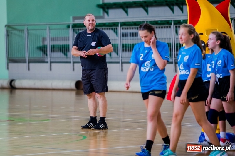 Zdjęcie w galerii na portalu naszraciborz.pl: Piłkarki ręczne UKS Pietrowice Wielkie brązowymi medalistkami mistrzostw Śląska  wiadomości z regionu