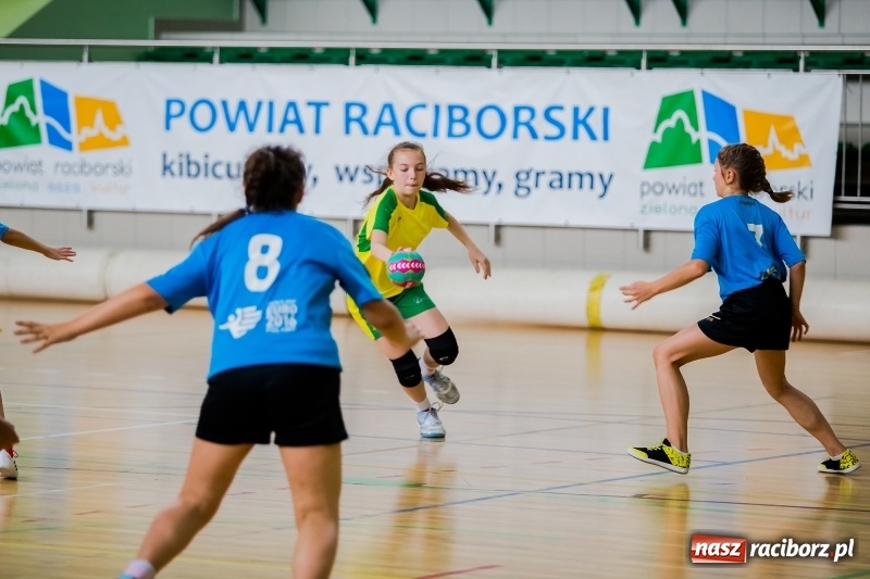 Zdjęcie w galerii na portalu naszraciborz.pl: Piłkarki ręczne UKS Pietrowice Wielkie brązowymi medalistkami mistrzostw Śląska  wiadomości z regionu