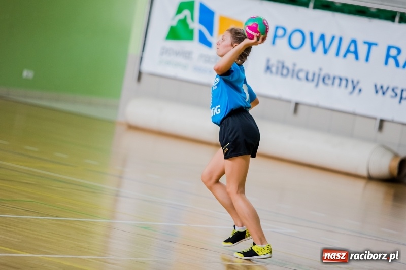 Zdjęcie w galerii na portalu naszraciborz.pl: Piłkarki ręczne UKS Pietrowice Wielkie brązowymi medalistkami mistrzostw Śląska  wiadomości z regionu