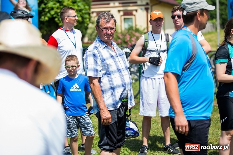 Zdjęcie w galerii na portalu naszraciborz.pl: Upał cyklistom niestraszny. W Cyprzanowie pojechali na orientację FOTO i WIDEO wiadomości z regionu