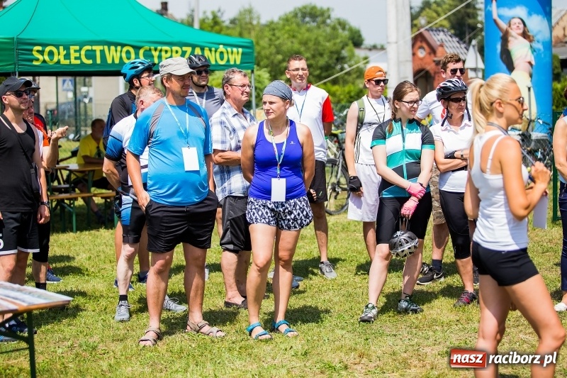 Zdjęcie w galerii na portalu naszraciborz.pl: Upał cyklistom niestraszny. W Cyprzanowie pojechali na orientację FOTO i WIDEO wiadomości z regionu