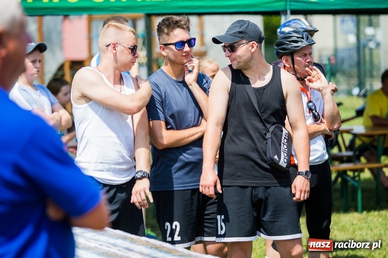 Zdjęcie w galerii na portalu naszraciborz.pl: Upał cyklistom niestraszny. W Cyprzanowie pojechali na orientację FOTO i WIDEO wiadomości z regionu