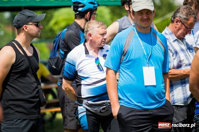 Zdjęcie w galerii na portalu naszraciborz.pl: Upał cyklistom niestraszny. W Cyprzanowie pojechali na orientację FOTO i WIDEO wiadomości z regionu