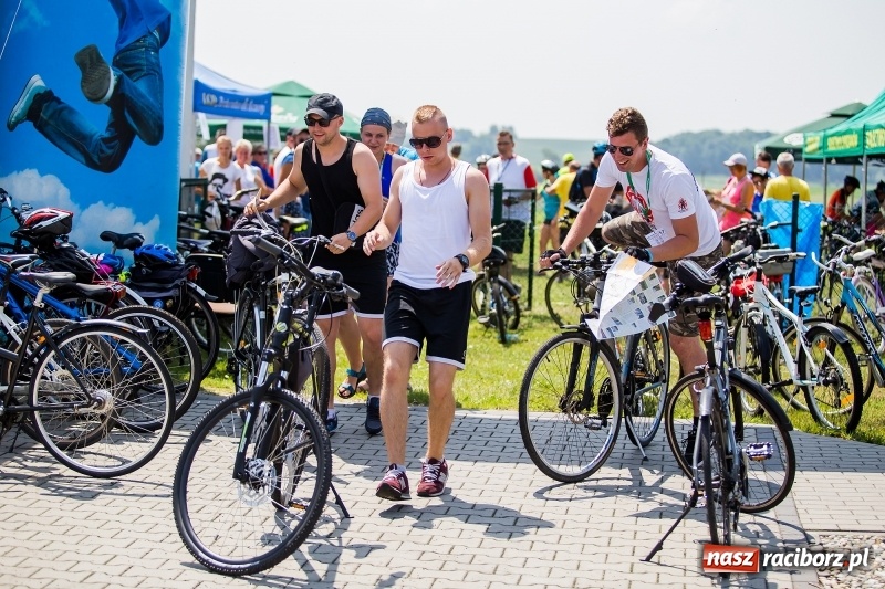 Zdjęcie w galerii na portalu naszraciborz.pl: Upał cyklistom niestraszny. W Cyprzanowie pojechali na orientację FOTO i WIDEO wiadomości z regionu