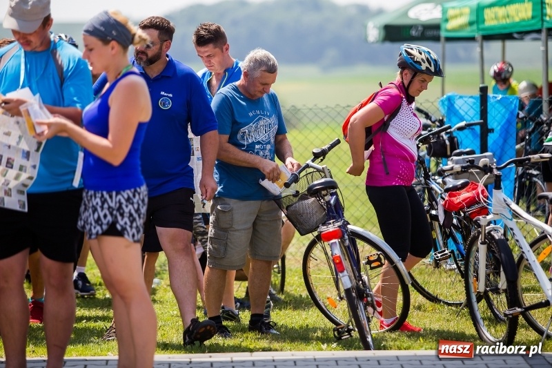 Zdjęcie w galerii na portalu naszraciborz.pl: Upał cyklistom niestraszny. W Cyprzanowie pojechali na orientację FOTO i WIDEO wiadomości z regionu