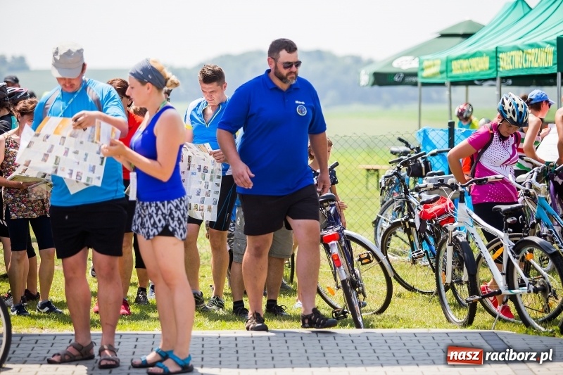 Zdjęcie w galerii na portalu naszraciborz.pl: Upał cyklistom niestraszny. W Cyprzanowie pojechali na orientację FOTO i WIDEO wiadomości z regionu