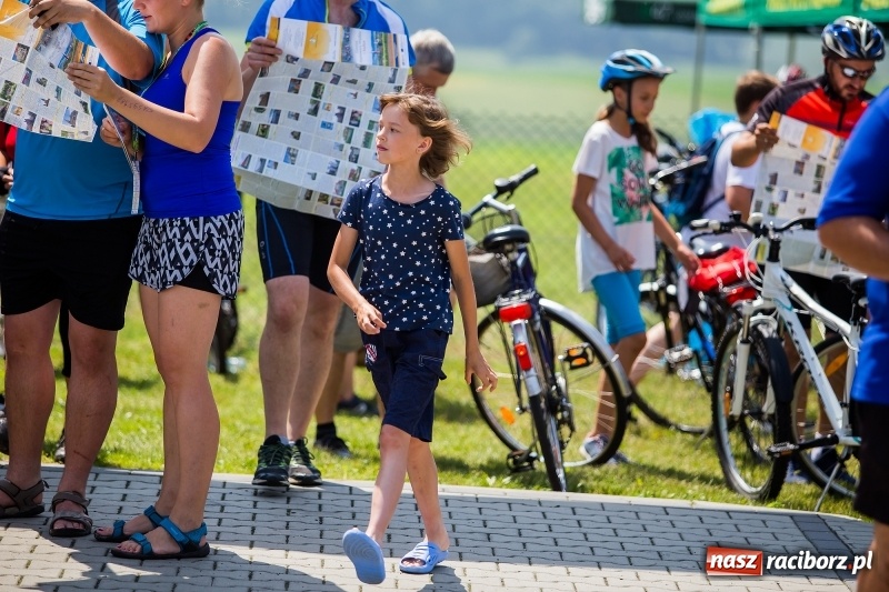 Zdjęcie w galerii na portalu naszraciborz.pl: Upał cyklistom niestraszny. W Cyprzanowie pojechali na orientację FOTO i WIDEO wiadomości z regionu