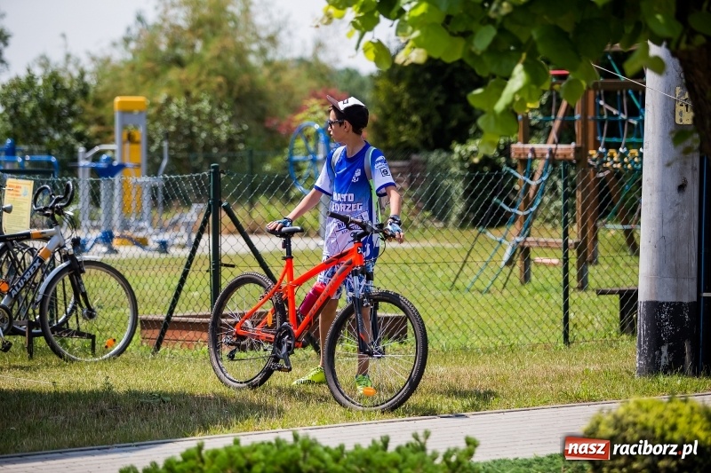 Zdjęcie w galerii na portalu naszraciborz.pl: Upał cyklistom niestraszny. W Cyprzanowie pojechali na orientację FOTO i WIDEO wiadomości z regionu