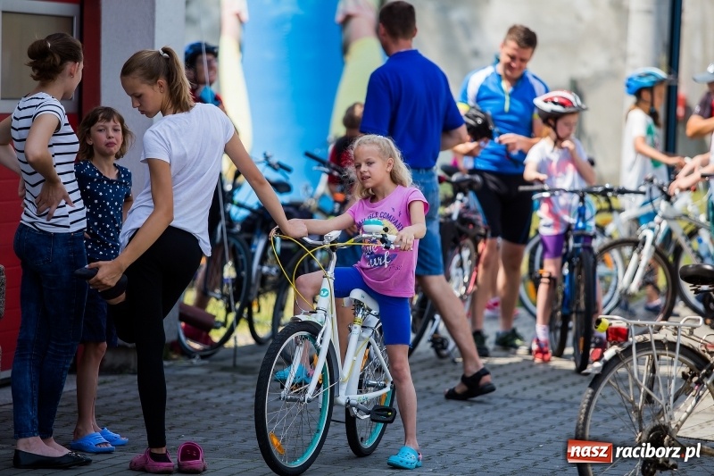 Zdjęcie w galerii na portalu naszraciborz.pl: Upał cyklistom niestraszny. W Cyprzanowie pojechali na orientację FOTO i WIDEO wiadomości z regionu