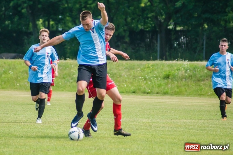 Zdjęcie w galerii na portalu naszraciborz.pl: Bez niespodzianki przy Łąkowej. Juniorzy Górek Śląskich z mistrzostwem wiadomości z regionu