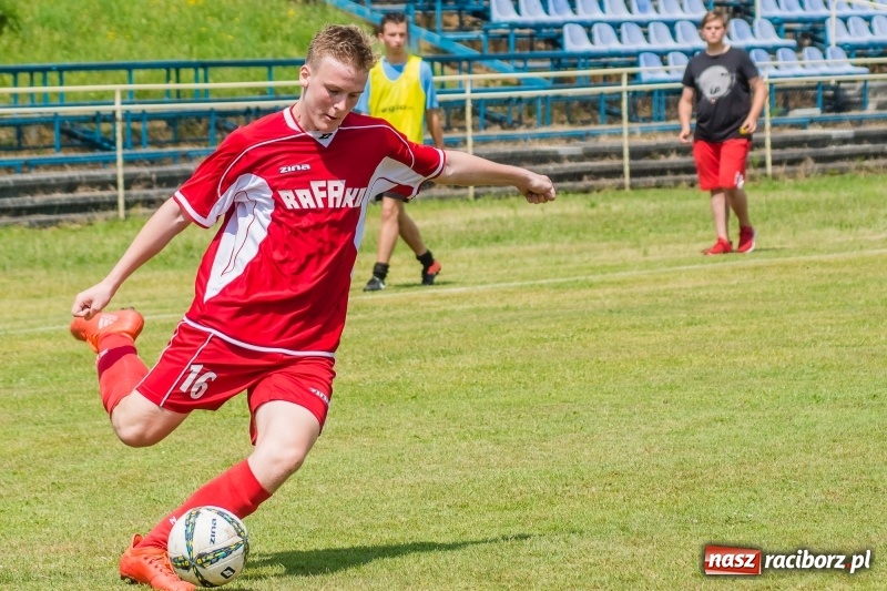 Zdjęcie w galerii na portalu naszraciborz.pl: Bez niespodzianki przy Łąkowej. Juniorzy Górek Śląskich z mistrzostwem wiadomości z regionu
