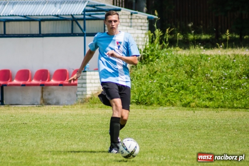 Zdjęcie w galerii na portalu naszraciborz.pl: Bez niespodzianki przy Łąkowej. Juniorzy Górek Śląskich z mistrzostwem wiadomości z regionu