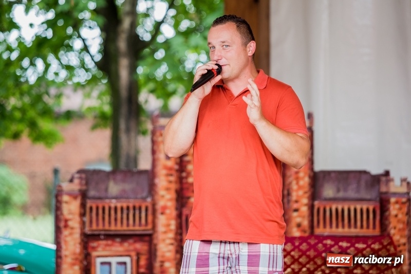 Zdjęcie w galerii na portalu naszraciborz.pl: Inscenizacja Kopciuszka w ramach festynu rodzinnego w Krzyżanowicach wiadomości z regionu