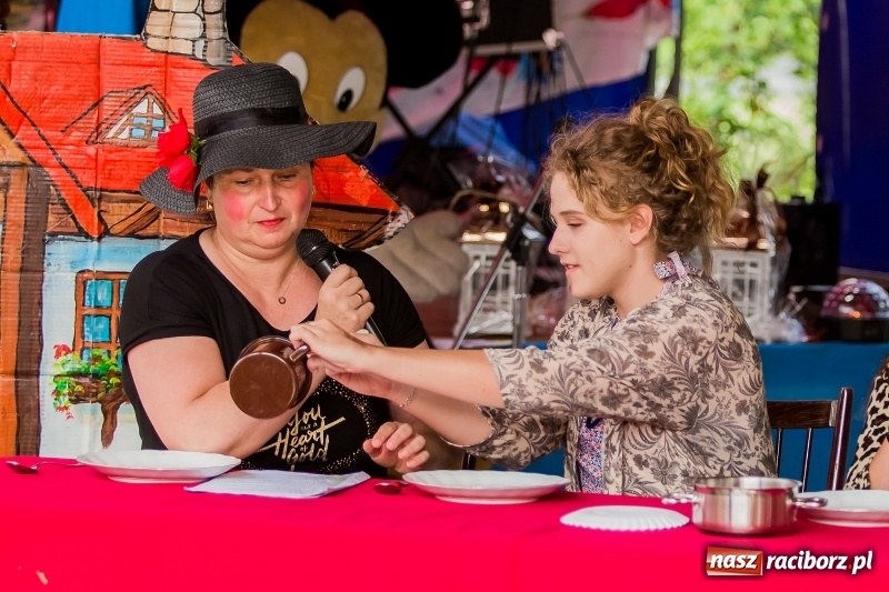 Zdjęcie w galerii na portalu naszraciborz.pl: Inscenizacja Kopciuszka w ramach festynu rodzinnego w Krzyżanowicach wiadomości z regionu