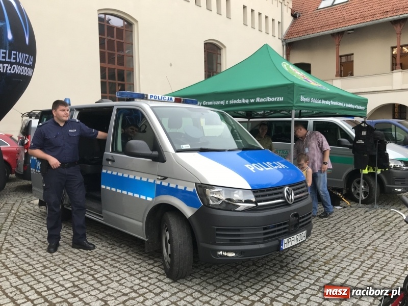 Zdjęcie w galerii na portalu naszraciborz.pl: I Święto Powiatu Raciborskiego na zamku  wiadomości z regionu
