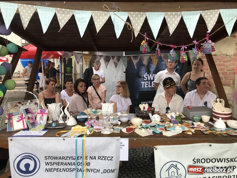 Zdjęcie w galerii na portalu naszraciborz.pl: I Święto Powiatu Raciborskiego na zamku  wiadomości z regionu