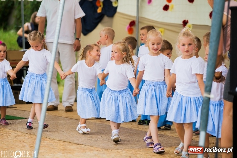 Zdjęcie w galerii na portalu naszraciborz.pl: Festyn rodzinny z Kopciuszkiem w Studziennej wiadomości z regionu
