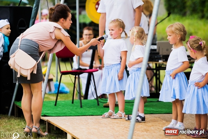 Zdjęcie w galerii na portalu naszraciborz.pl: Festyn rodzinny z Kopciuszkiem w Studziennej wiadomości z regionu