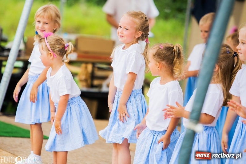 Zdjęcie w galerii na portalu naszraciborz.pl: Festyn rodzinny z Kopciuszkiem w Studziennej wiadomości z regionu